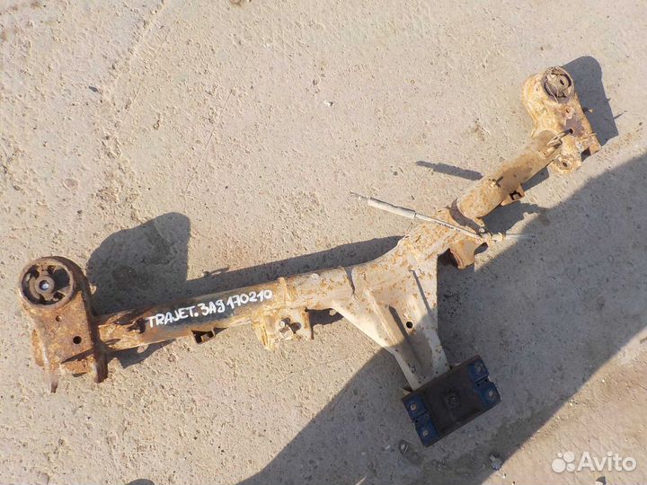 Балка задняя Hyundai Trajet задняя