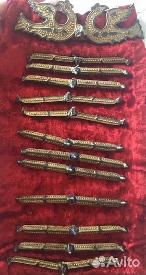 Нагрудник женский