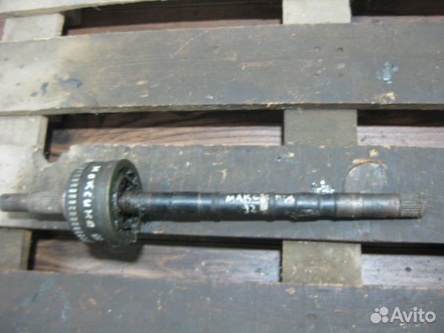 Полуось передняя правая Nissan Maxima (88-94 года)