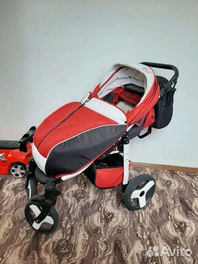 Прогулочная коляска