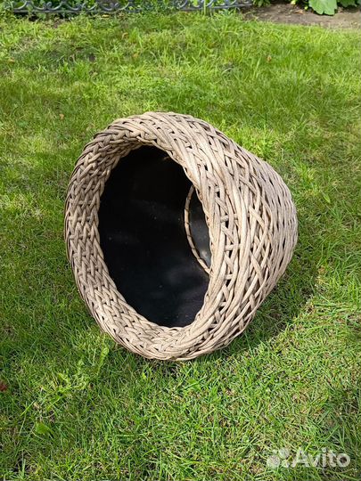 Кашпо из искусственного ротанга