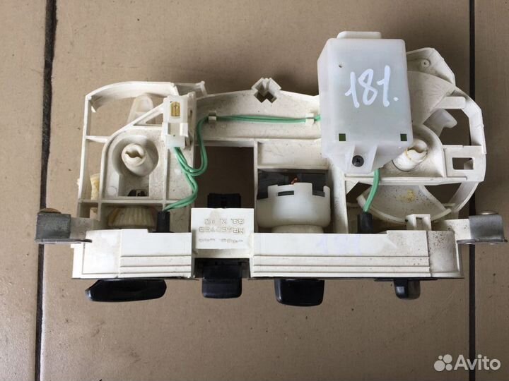 Блок управления отопителем Montero Sport 1