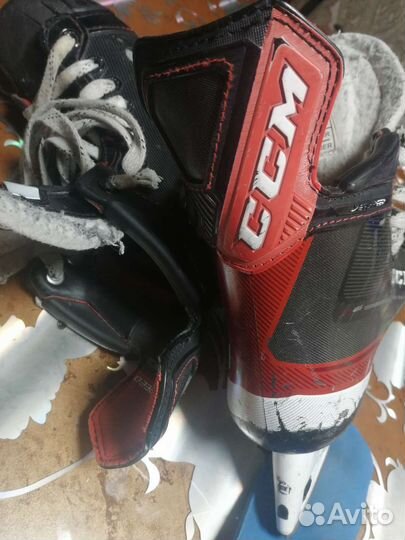 Коньки хоккейные