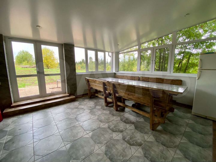 Коттедж 200 м² на участке 10 сот.