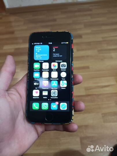 iPhone 8, 64 ГБ