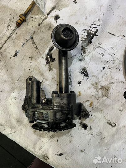 Насос масляный Volkswagen Sharan