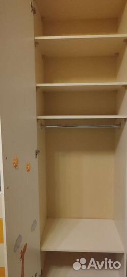 Шкаф