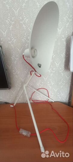 Настольная лампа