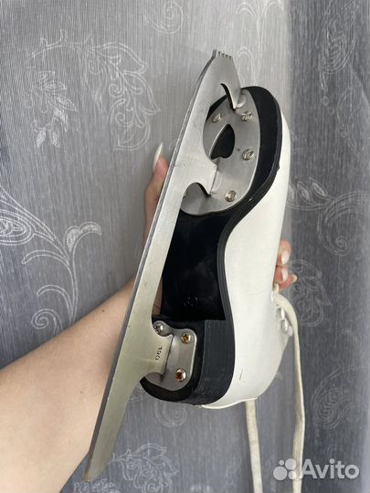 Коньки фигурные