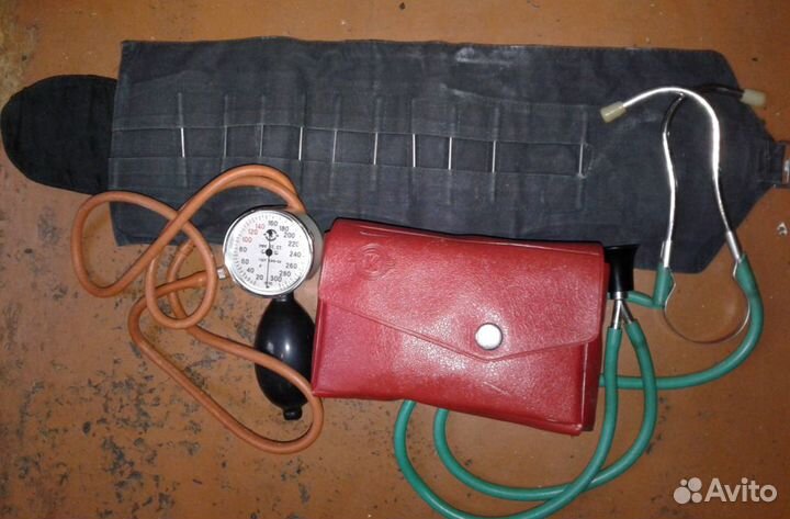 Советский тонометр 1970г с фонендоскопом