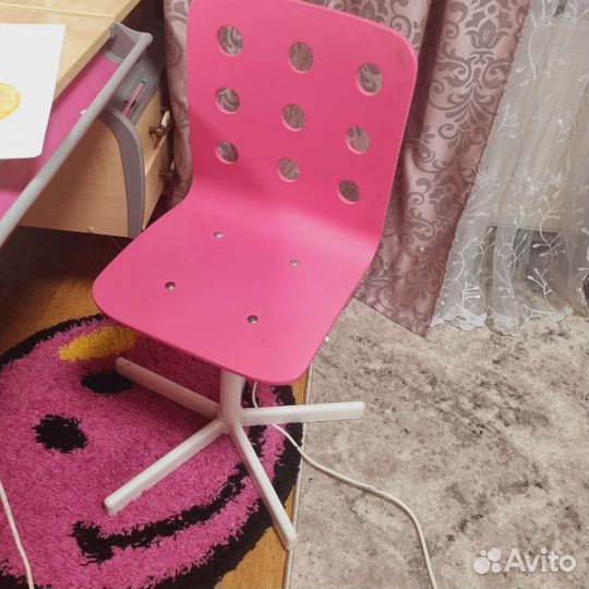 Письменный стол (для девочки)