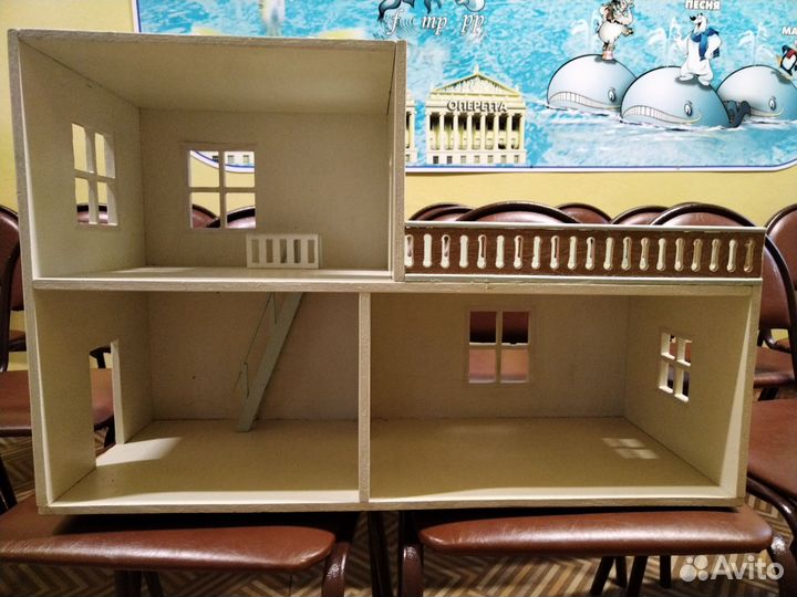 Самодельный игрушечный домик