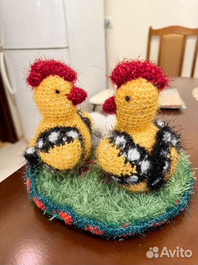 Декоративные петушки курочки мягкие вязаные