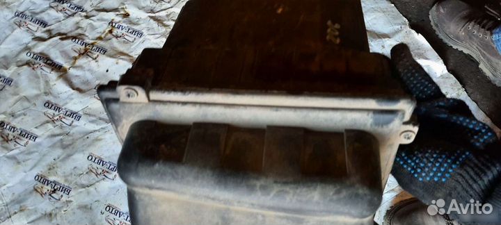 Корпус воздушного фильтра Peugeot 206