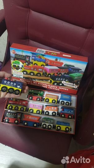 Поезд деревянный