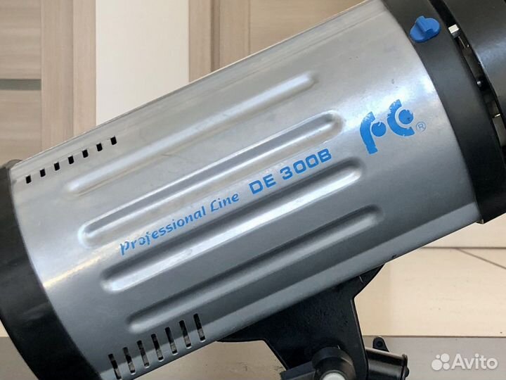 Моноблок Falcon Eyes DE-300 BW