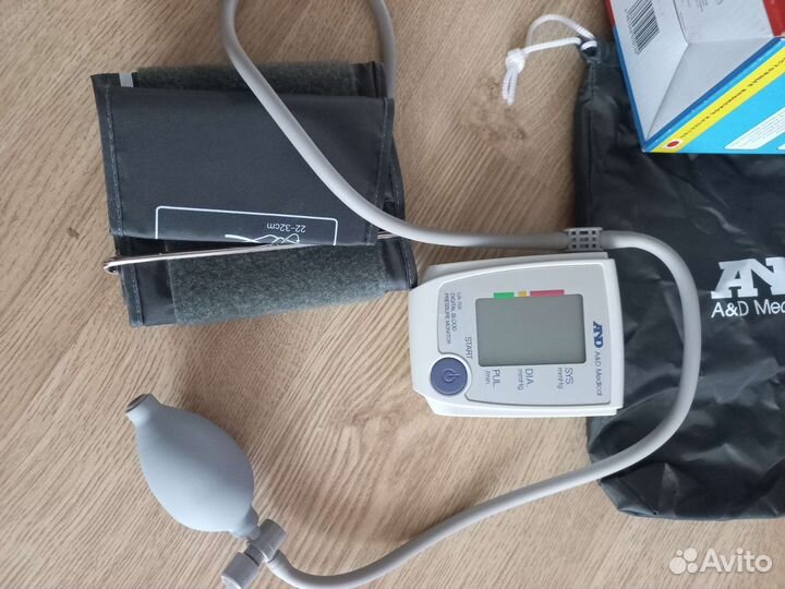Тонометр полуавтоматический