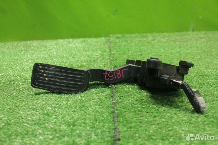 Педаль подачи топлива nissan F15,NF15,YF15,ZE0,K13