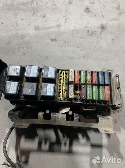 Блок предохранителей Эксплорер 1 4.0 Ford Explorer