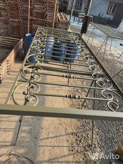 Балконные ограждения металлические 8OmF