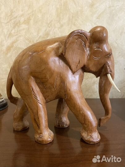 Статуэтка слон дерево