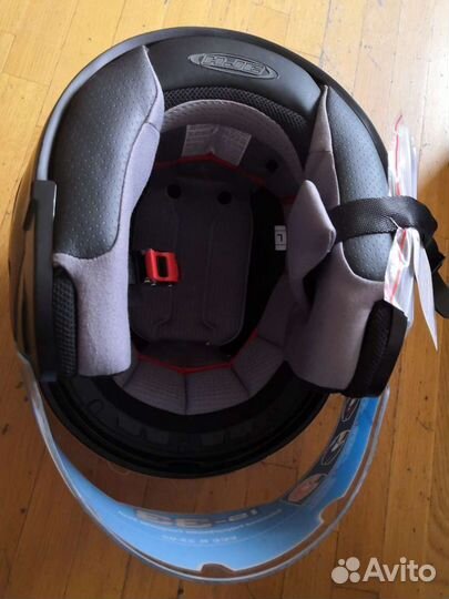 Мотоциклетный шлем новый L. Читайте описание