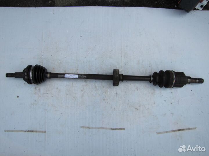 Chrysler Neon полуось правая передняя