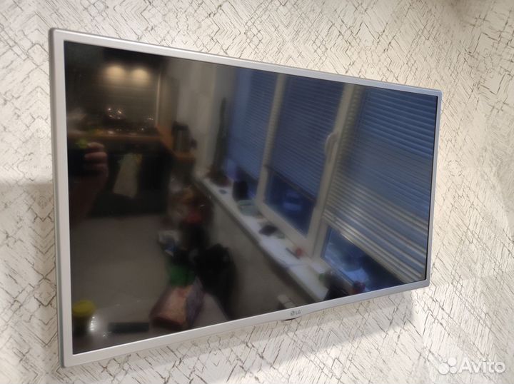 Телевизор LG 32LH595U