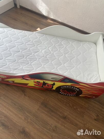 Кровать-машинка с матрасом