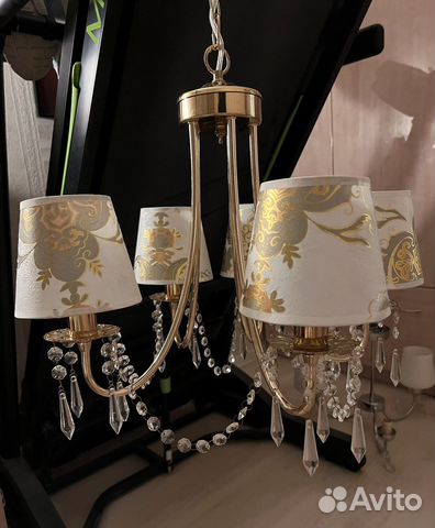 Люстра на 5 лампочек. Лампочки в подарок:)
