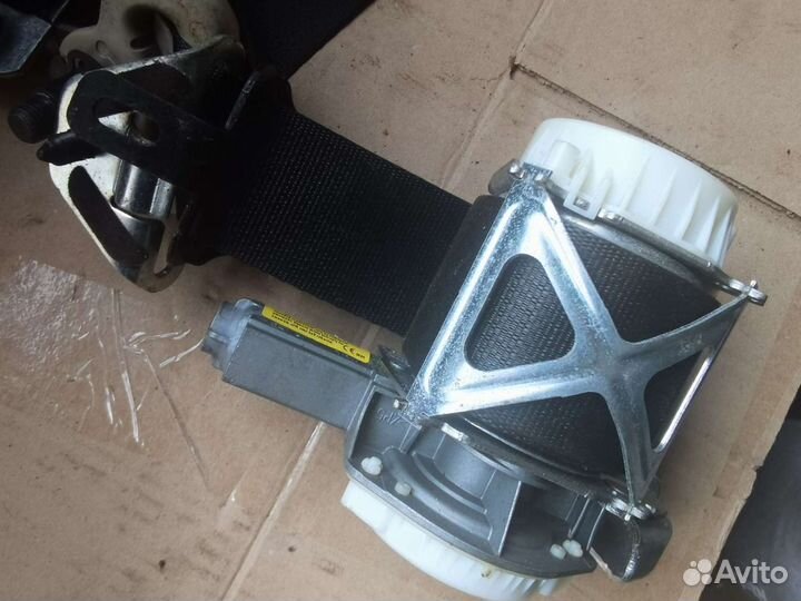 Ремень безопасности передний левый Ford fiesta