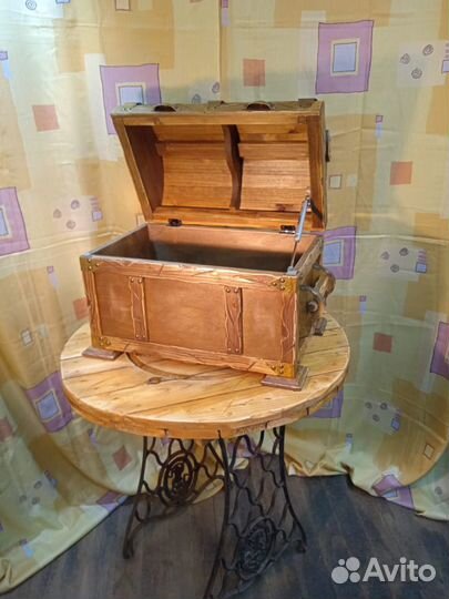 Сундук из натурального дерева