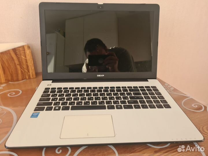 Ноутбук dexp aquilon