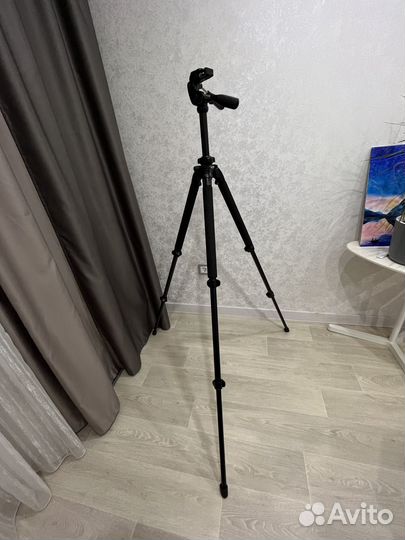 Штатив для фотоаппарата