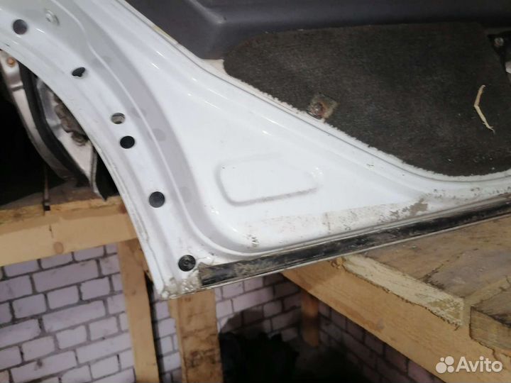 Дверь задняя левая Volvo 850