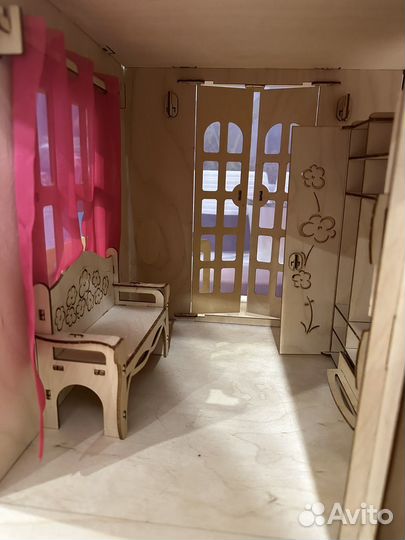 Домик кукольный с мебелью и машиной