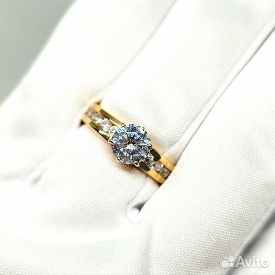 Золотое кольцо с фианитом 16р