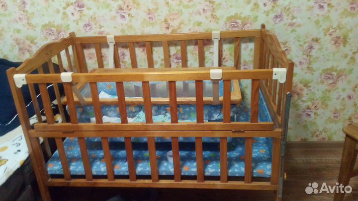 Детская кроватка с люлькой