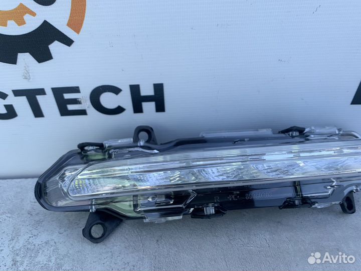 Дхо правый Mercedes W221 A2218201856