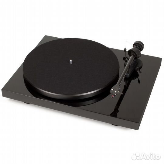 Проигрыватель Pro-Ject Debut Carbon 2M-Red