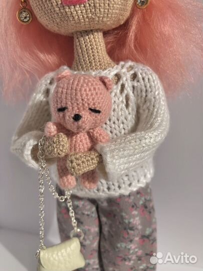 Кукла ручной работы вязаная
