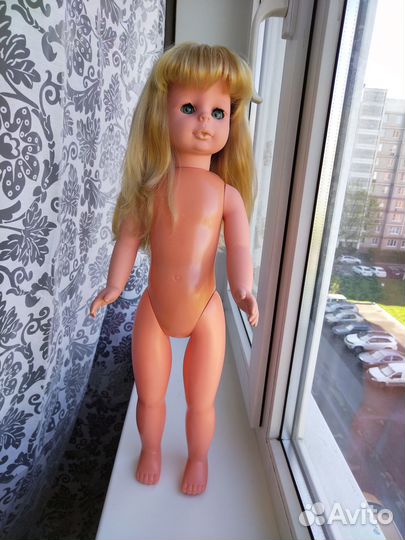 На доставке Кукла гдр