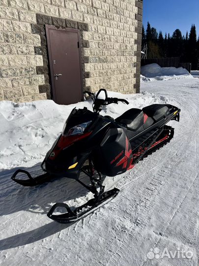 Снегоход BRP Ski Doo Summit X