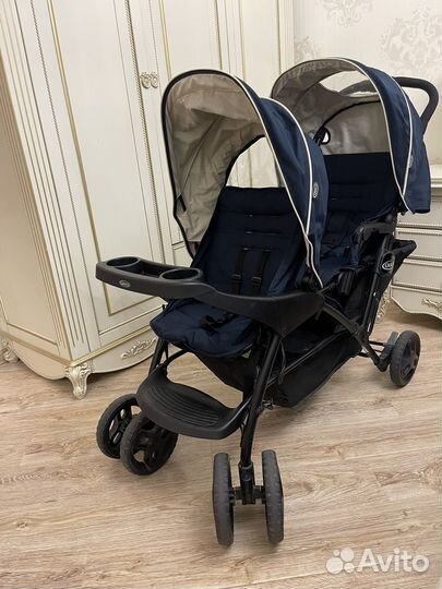 Коляска для погодок двойни
