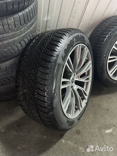 Goodyear UltraGrip 8 285/45 R20