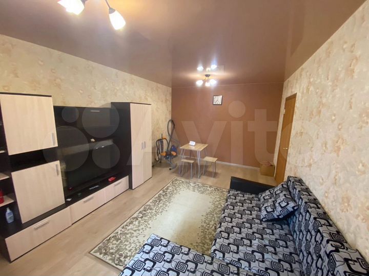 2-к. квартира, 43 м², 6/17 эт.
