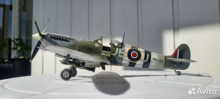 Модель самолета Spitfire Mk IX