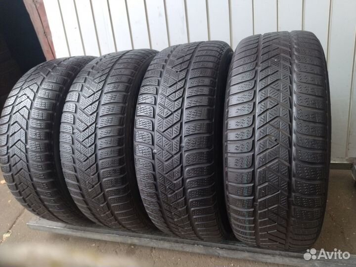 Pirelli Winter Sottozero 3 235/55 R17 99H