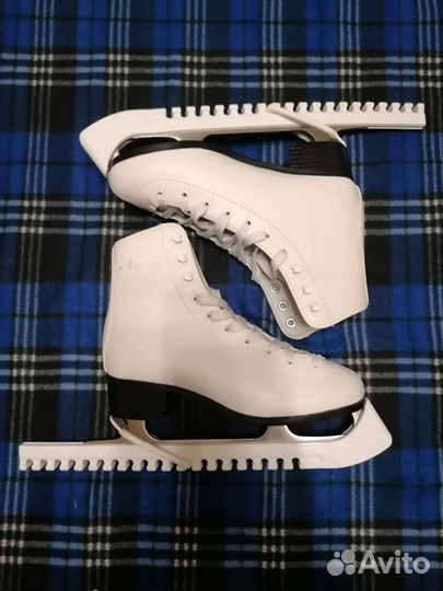 Коньки фигурные женские 38 размер