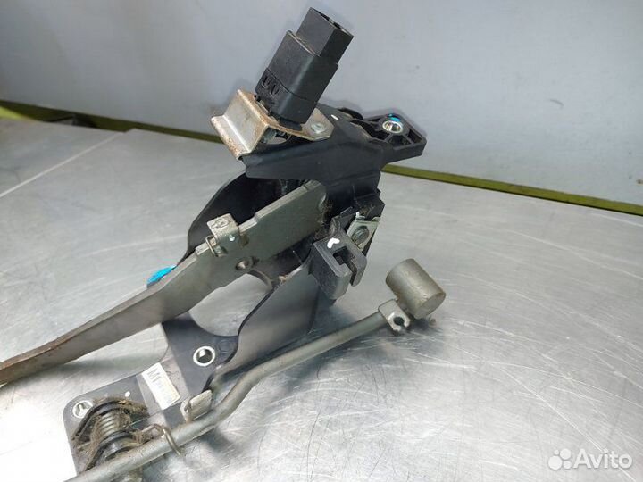 Педальный узел Chevrolet Lacetti J200 F16D3
